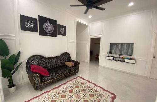 Kampung Semut Api House | Jay Guest House, Pantai Cahaya Bulan, Kota Bharu