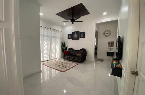 Kampung Semut Api House | Jay Guest House, Pantai Cahaya Bulan, Kota Bharu