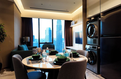 Golden Triangle Apartment | JD Home | Two Bedroom with Bathtub Facing Twin Tower View – Imperial Lexis KLCC