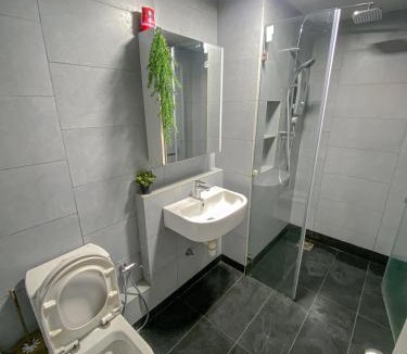 Downtown Kota Kinabalu Apartment | Jesselton Quay By Ira Kkinabalu Homestay