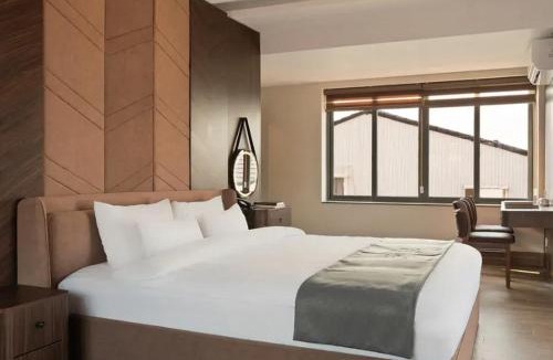 Downtown George Town Apartment | John Jefri Villa