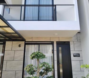 Bandung Villa | Josh House KBP Villa