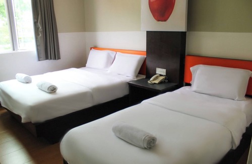 Kampung Pengkalan Hotel | JQ Suria Hotel