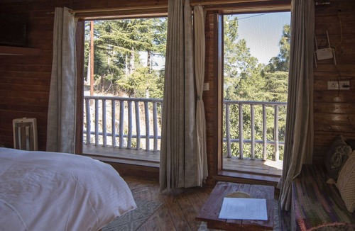 Gagar Ski Chalet | Kaath Maati-Luxurious woodem two storied Treehouse in the lap of nature