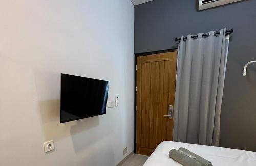 Sinduharjo Hotel | Kaira Room Guest House Syariah Mitra RedDoorz