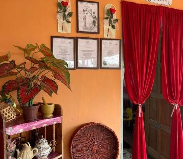 Kampung Melayu Raya House | Kak Yah Homestay Gunung Ledang