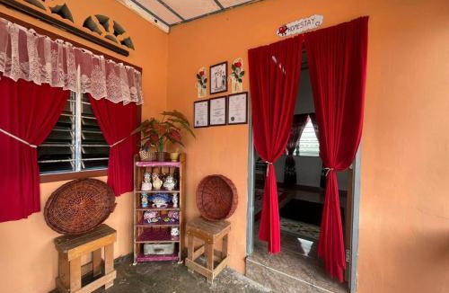 Kampung Melayu Raya House | Kak Yah Homestay Gunung Ledang