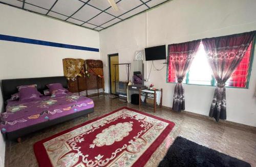 Kampung Melayu Raya House | Kak Yah Homestay Gunung Ledang