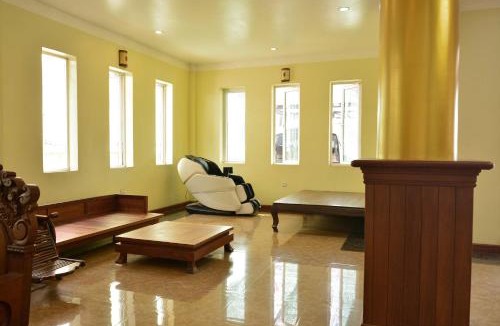 Chbar Mon Hotel | Kampong Speu City Hotel