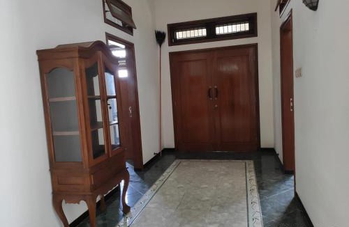 West Semarang Villa | Kelana 1 Luxury Homestay Semarang, 3 bedrooms
