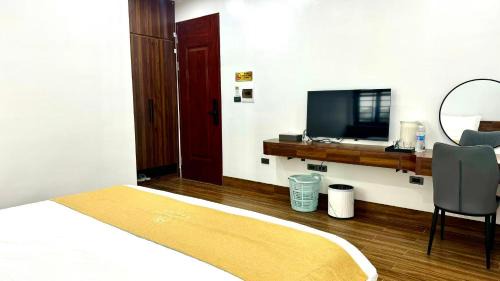 Hung Nguyen Hotel | Khách sạn Crown Hotel 皇冠酒店