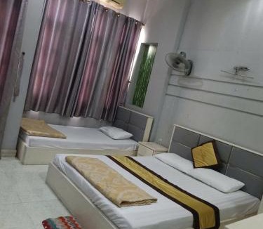 District 12 Hotel | Khách sạn Gia Thịnh