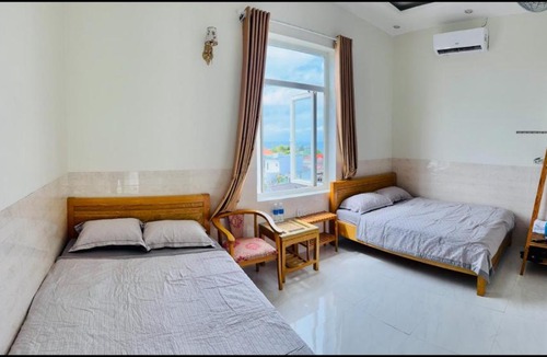 Ly Son Hotel | Khách Sạn View Biển - Homestay Sân Vườn - QUANG VINH Đảo Lý Sơn -Vị Trí Trung Tâm Đảo - Cạnh Bến cảng và Quảng trường