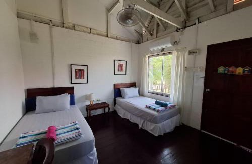 Kampung Masjid Haji Long House | Kijalena Beach Inn