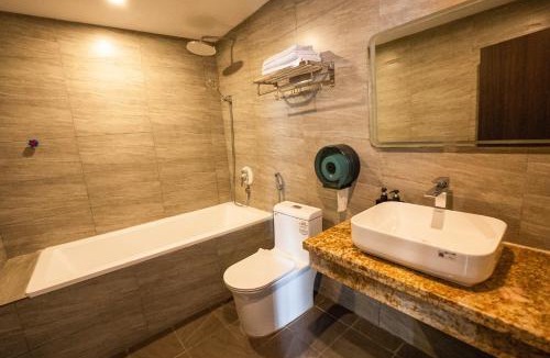Vinh Yen Hotel | Kim Thanh Hotel, Vinh Phuc - Near Heron Lake Golf, Dam Vac