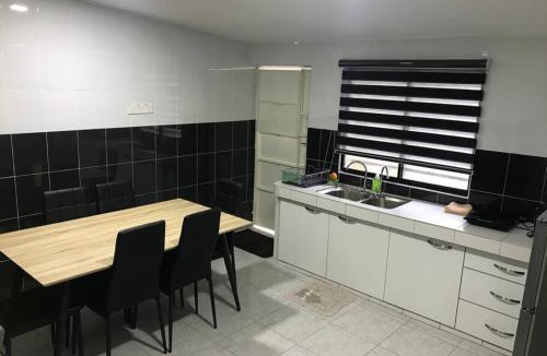 Taman Meru House | Kinaz homestay