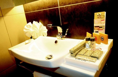 Enam Hotel | Kings Green Hotel
