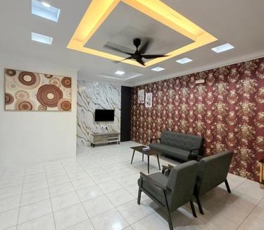 Taman Bertuah House | Kings Park Homestay