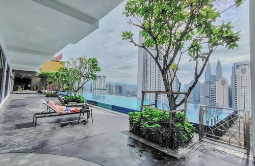 Kuala Lumpur City Centre Apartment | KL Majestic VIP studio Massage Chair 26-1A KLCC view
