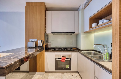 Kuala Lumpur City Centre Apartment | KLCC Luxury Suites Petronas View & Pool