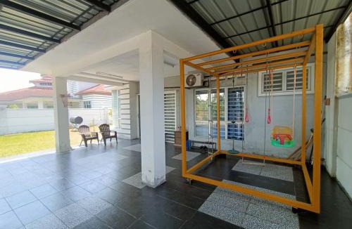 Banting House | KLIA Guesthouse-3 bedroom 2 bathroom