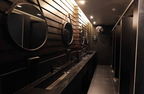 Thung Phaya Thai Hostel | Kloem Hostel - Adults Only