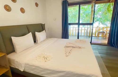 Koh Rong Bed & Breakfast | Koh Rong Beach Hostel and Bungalow