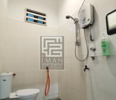 Kampung Gong Pipit House | KUALA TERENGGANU GUESTHOUSE-FREE WIFI-NEAR NASI DAGANG ATAS ToL UNIT B- 2 BILIK AIRCOND DAN 1 BILIK KIPAS