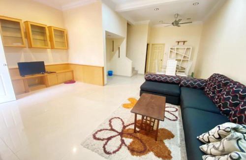 Kawasan Perindustrian Chendering House | KUDIMAN Homestay 2