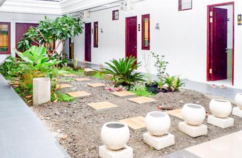 Jombang Hotel | Kusuma Guest House Jombang RedPartner near Station Jombang