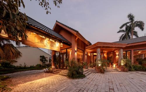 Hoa Lu Resort | La Sen Village