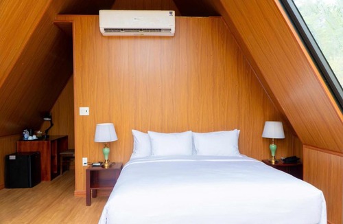 Huong Thuy Resort | La Vela Legacy Resort