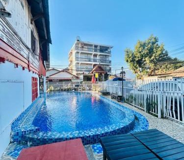 Vang Vieng Hotel | Lacasa Mountain View Hotel