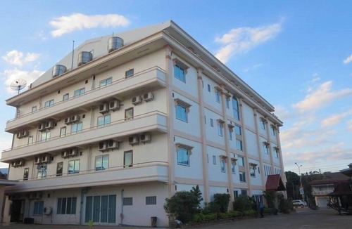 Pakse Hotel | Ladtana Phetarmonchai Hotel