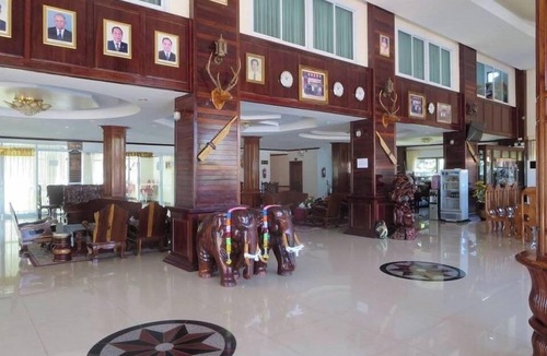 Pakse Hotel | Ladtana Phetarmonchai Hotel