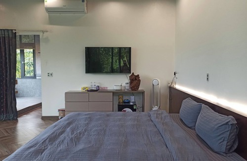 Ha Giang Bed & Breakfast | Lake House