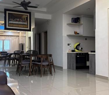 Puchong Apartment | Lake-view condo retreat in Puchong