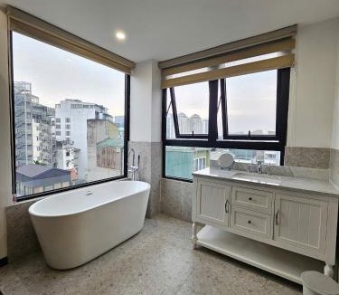 Tay Ho Apartment | Lakenest Realty 2 Tây Hồ, Hà Nội