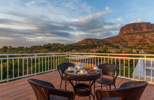 Khodala Villa | Lakeside Summers by StayVista - Mountain and Waterfalls view, Terrace, Pool & Snooker table for a perfect getaway