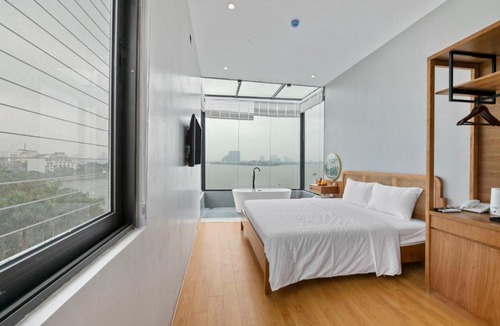 Thuy Khue Hotel | Lakeview Residence Hotel