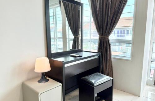 Setia Alam House | Landed house 16pax setia alam Mall SCCC 4Room WiFi
