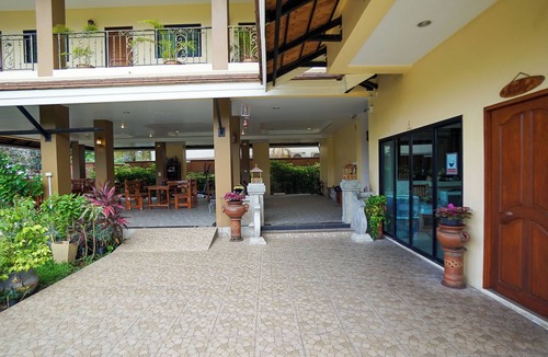 Wua Lai Apartment | Laph Kham House