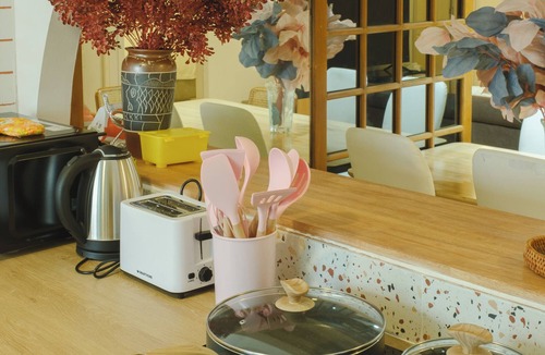Silom Condo | Large unit for 8 people, in the city center of Silom, suitable for large groups