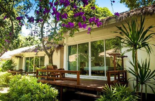 Rayong Resort | Larissa Samed resort