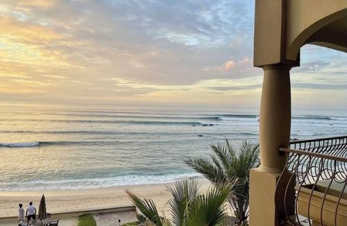 San Jose del Cabo Condo | Las Olas Condo: BEACHFRONT SURFING! Amazing surf and views.