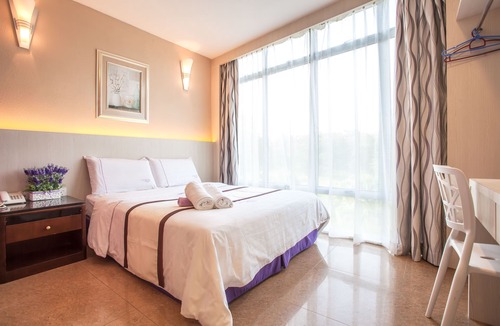 Bukit Indah Hotel | Lavender Inn Nusa Bestari