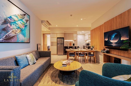 District 1 Apartment | Lavish 8-bedroom Apartment in wonderful HCMC with Pool,Gym & Bathtub ZENITY