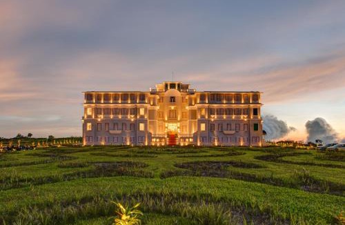 Kampot Hotel | Le Bokor Palace