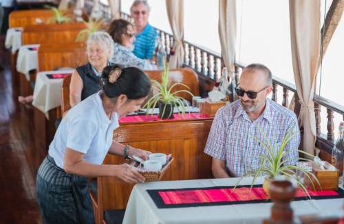 Pakbeng Boat Rental | Le Grand Cruise Package