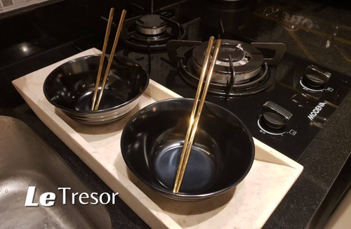 Surabaya Apartment | Le Tresor Benson Apartment at Surabaya Pakuwon Mall Free Wifi WaterHeater Balcon